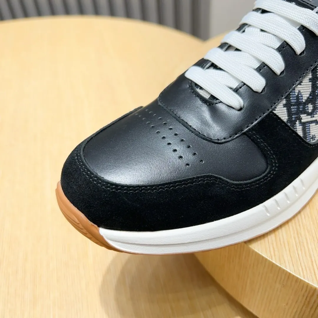 Men's shoes 💰P440💰 [Dior] Dior casual sports shoes, the uppers are made of original imported cowhide leather and original cloth fabrics, a must-have for fashionistas, and the complex craftsmanship is perfect. Imported soft mesh lining, sheepskin foot pads, soles: original soles specially provided by the original factory, exclusive movable molded soles are super comfortable, original factory single goods, men's size 38-45